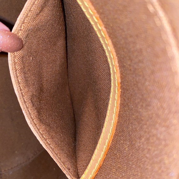 EUC Louis Vuitton Ellipse MM Date Code MI0988 - Picture 9 of 10